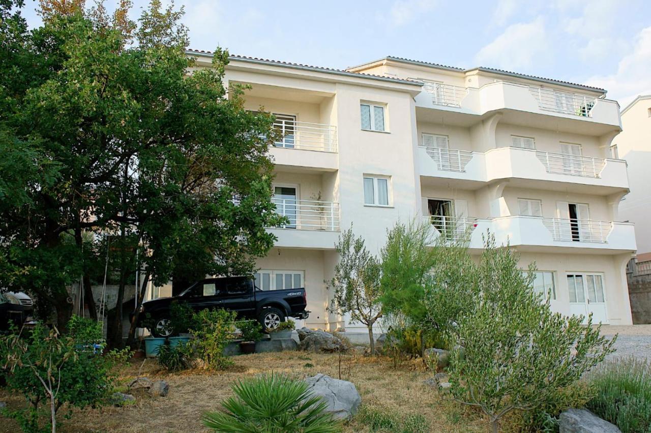 Apartments Permida Dramalj Buitenkant foto